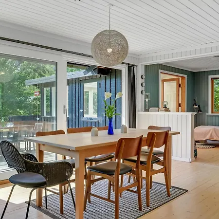 Holiday home Cozy In With Wifi *